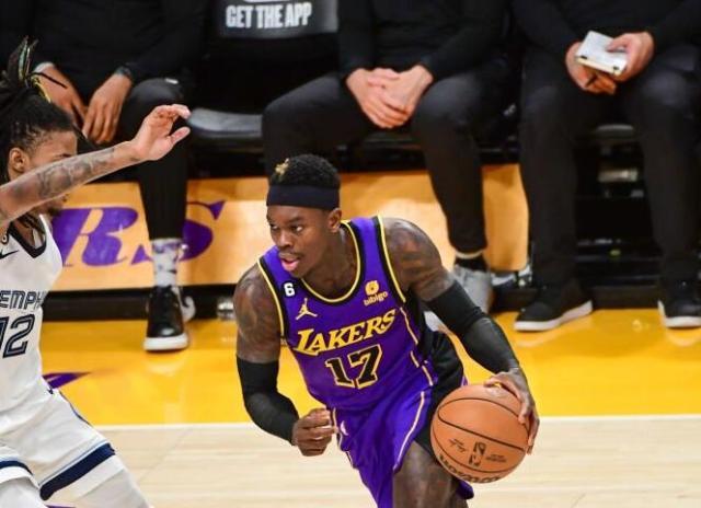 NBA直播-湖人终于赢了关键球！施罗德关键抢断打2+1真犀利