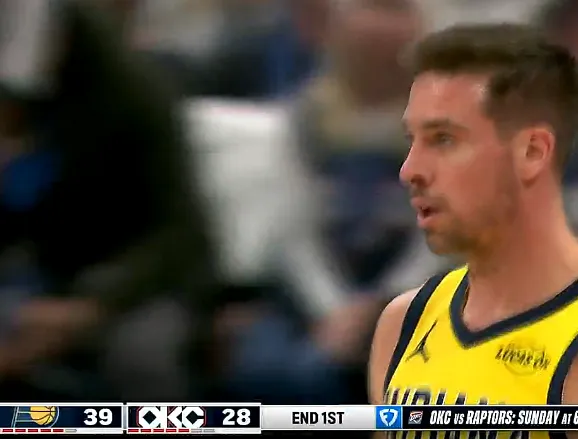 麦康奈尔中距离跳投压哨命中，步行者首节39-28领先雷霆