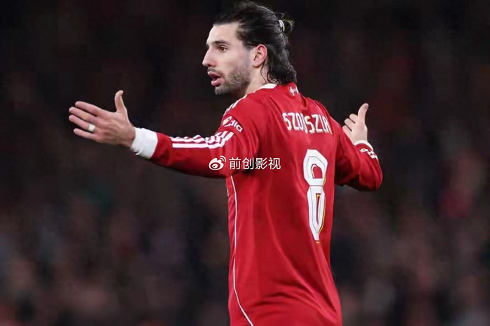 英超直播-斯洛特再让核心踢边卫？利物浦这“神操作”连自己人都看不下去了|索博斯洛伊|诺丁汉森林|远藤航|皮尔斯|球员_新浪体育_新浪新闻